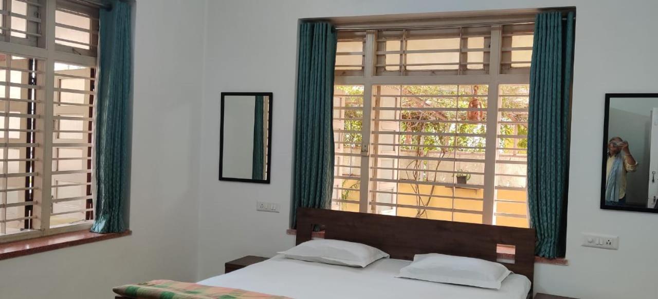 Srinekatan Heritage Villa Homestay アーメダバード エクステリア 写真