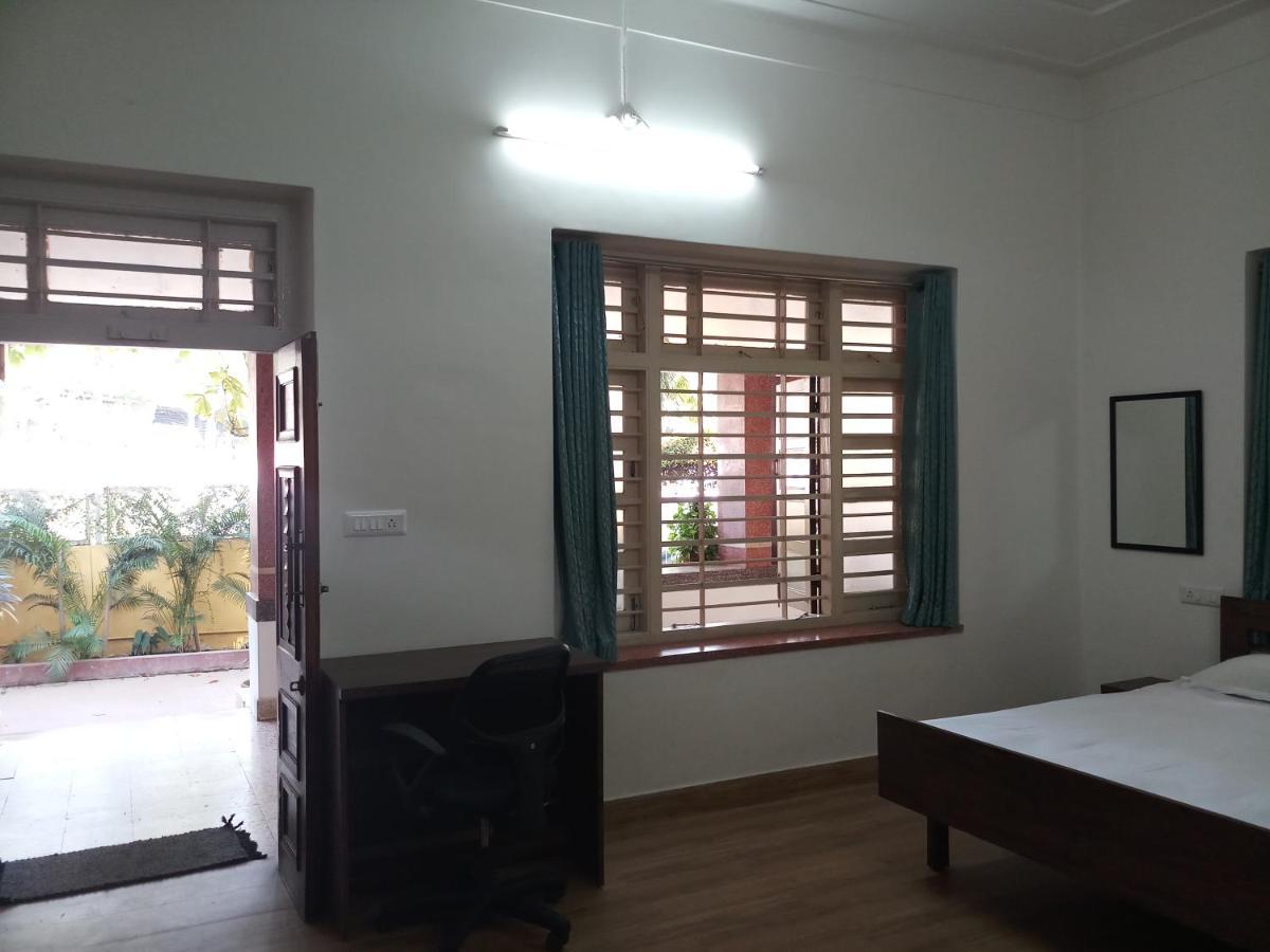 Srinekatan Heritage Villa Homestay アーメダバード エクステリア 写真
