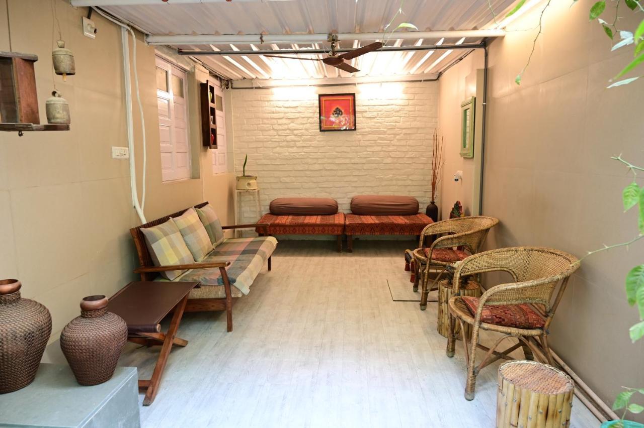 Srinekatan Heritage Villa Homestay アーメダバード エクステリア 写真