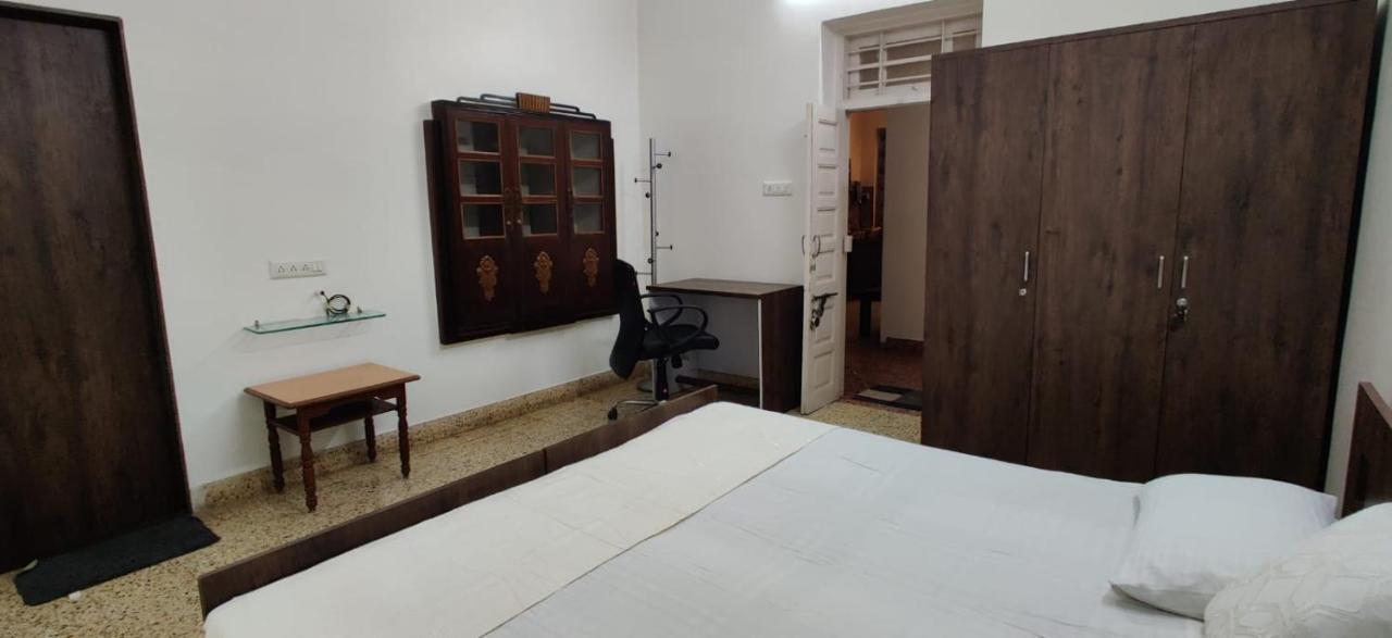 Srinekatan Heritage Villa Homestay アーメダバード エクステリア 写真