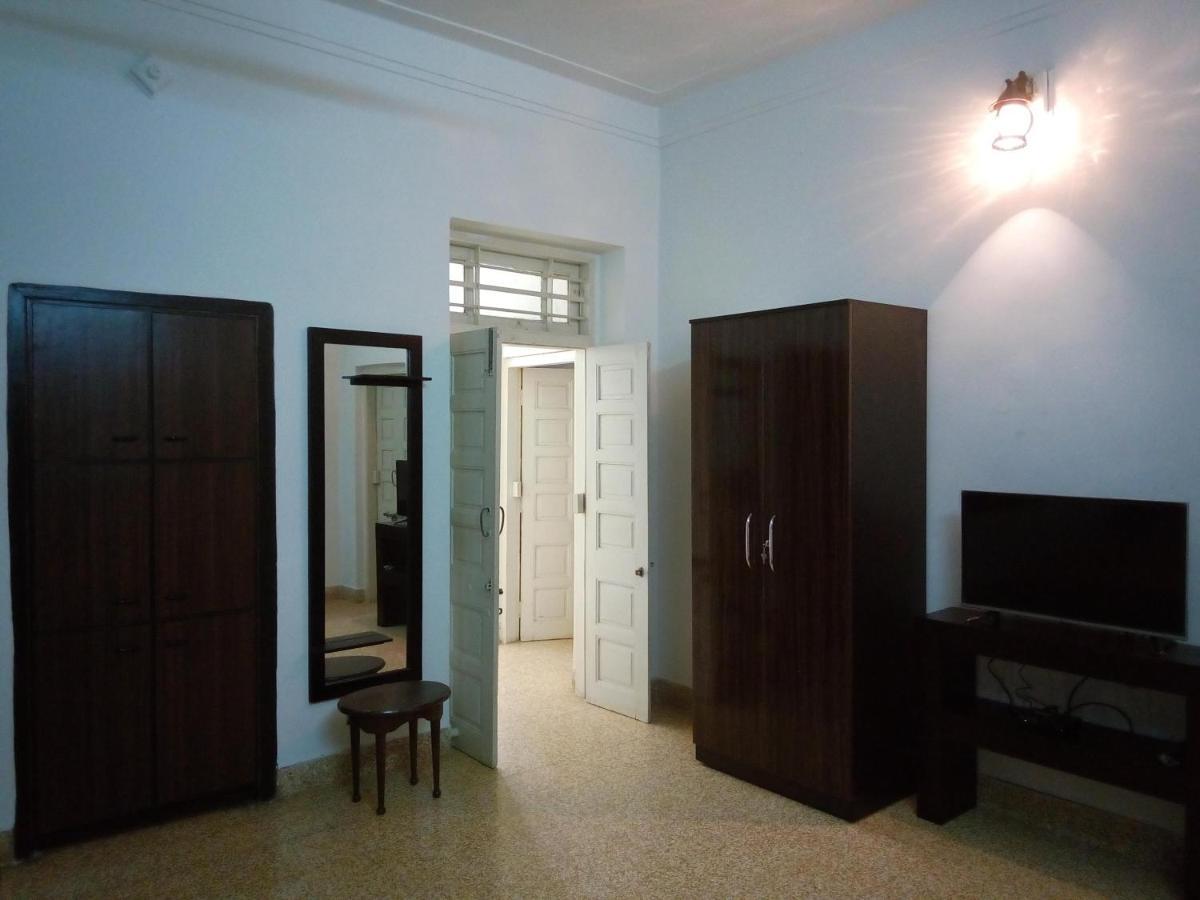 Srinekatan Heritage Villa Homestay アーメダバード エクステリア 写真