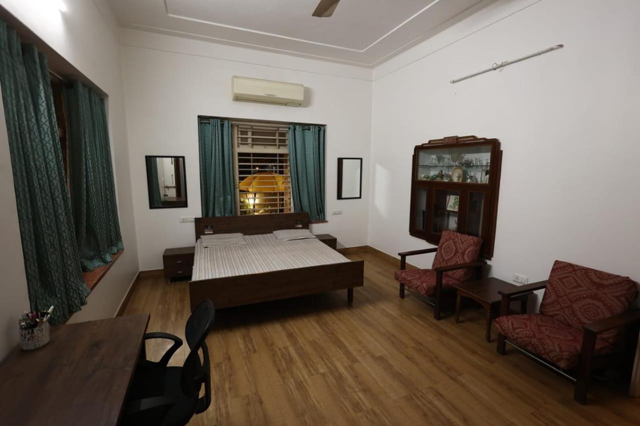 Srinekatan Heritage Villa Homestay アーメダバード エクステリア 写真